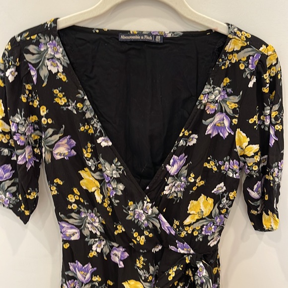 Floral Abercrombie & Finch Romper - Picture 2 of 6